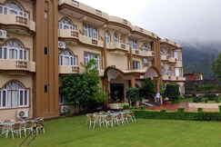 IMPERIAL HEIGHTS RESORT, Dharamshala IMPERIAL HEIGHTS RESORT, Dharamshala