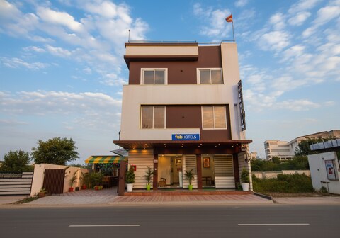 FabHotel The Gravity Inn