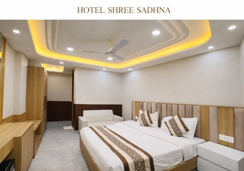 Hotel Shree Sadhna - Vrindavan Chhatikara Road