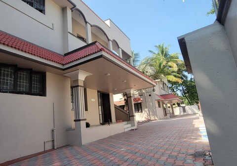 Sri Kamakshi Amman Home Stay