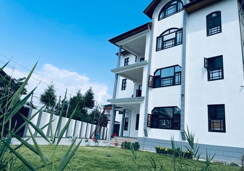 The Aastana- Villa near Srinagar Airport