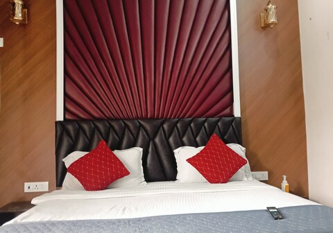 Charmwood Exotica A11