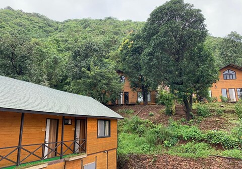 I-Camp Resort | Rooms & Swimming Pool