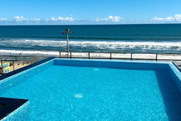 Hotel Mahasuara Palace (Sea Front Hotel)