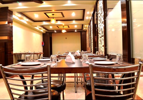 Hotel The B7 BY Four Apple Group