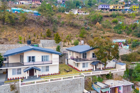 ELIVAAS Twin Chalets | 4 BHK Escape with Valley facing Lawn, Terrace