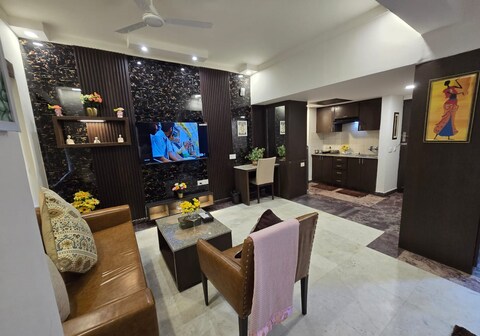 Cozy Capsule Studio indirapuram