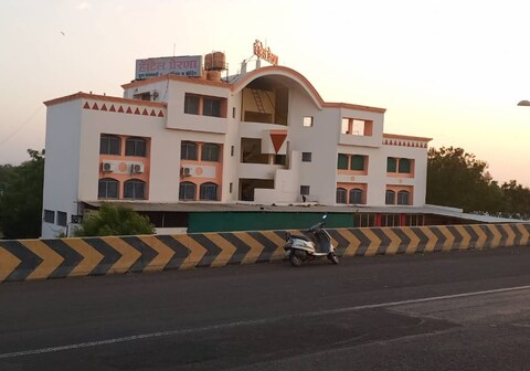 Hotel Santosh