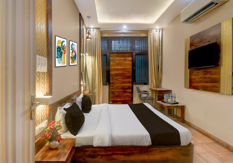 Flagship Aishwarya Inn