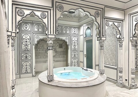 The Princess suite 2d w jacuzzi Lalluji Luxe