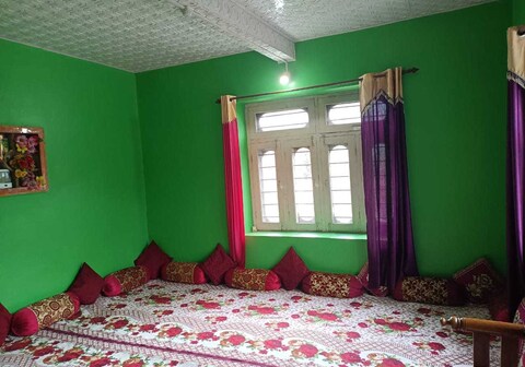 Hotel O POP Owais Homestay