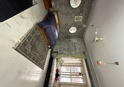 Room in a bungalow with lounge, terrace in Ulsoor