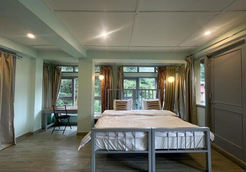 Eevolve An Eco - Hostel And Cafe