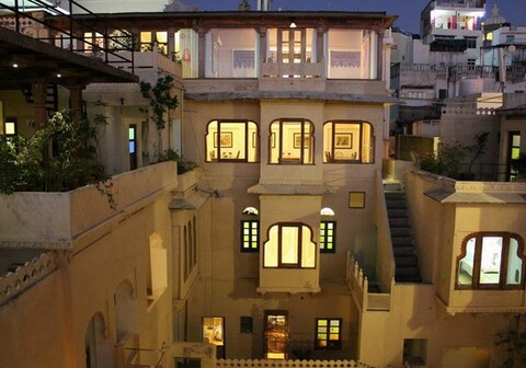 Hotel Bhavya Mansion