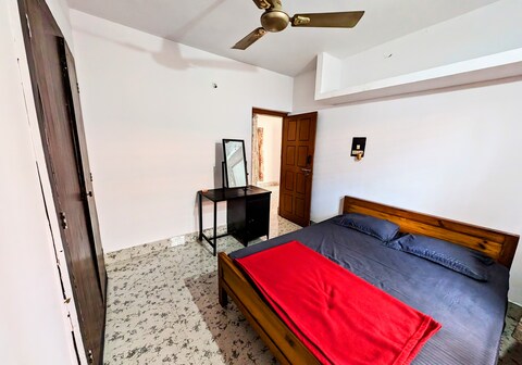 3 Bedroom furnished home with parking & amenities