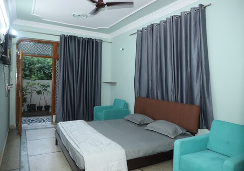 Garden Abode
Park Facing Peaceful living