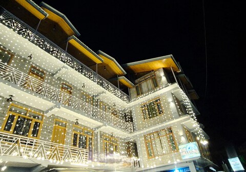 Hotel The Hillstone Manali