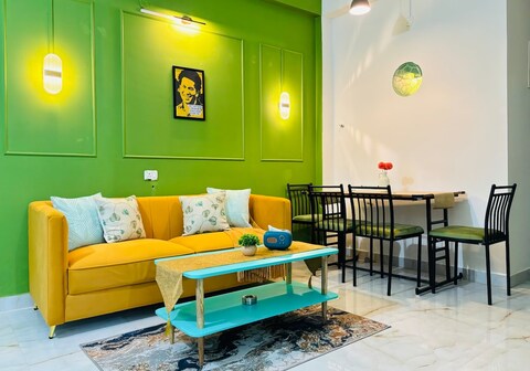 BeauMonde Suites-Arena ( Movie Theatre Room)