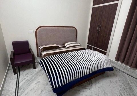 Homely Vibe Room with AC Wi Fi