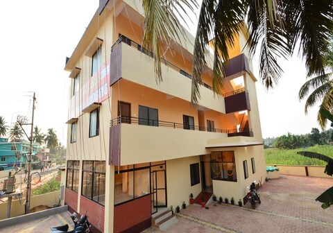 SRI SIGANDURESHWARI BOARDING & LODGING