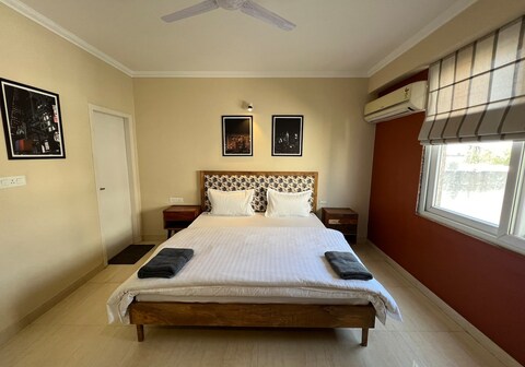 One Uptown 302 (modern 3BHK loft)