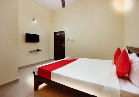 Hotel O Shri Chaitra