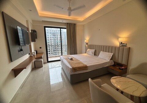 A Beautiful Studio Apartment | Omaxe Hazratganj