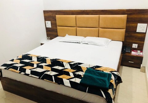 HOTEL KAVISH