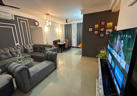 Luxury 3 BHK Apartment near Expo Mart