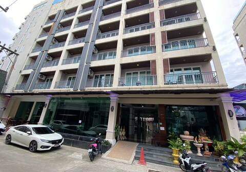 77 Patong Hotel & Spa