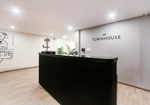 Townhouse Hello Stayz