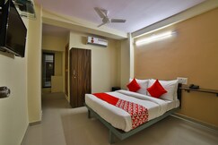 OYO Flagship 27974 Madhuram Arcade, Surat OYO Flagship 27974 Madhuram Arcade, Surat