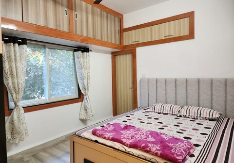 2BHK Fully Furnished Apartment for upto 6 guests