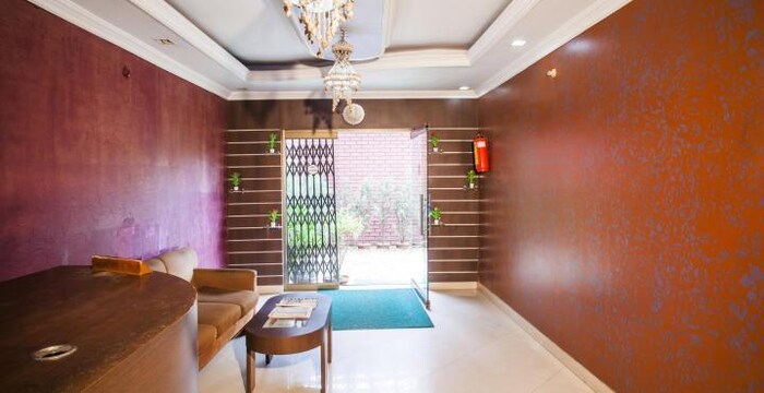 Lobby (2)