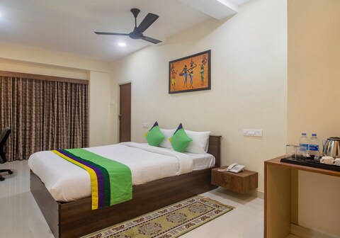 Treebo Navya The Park