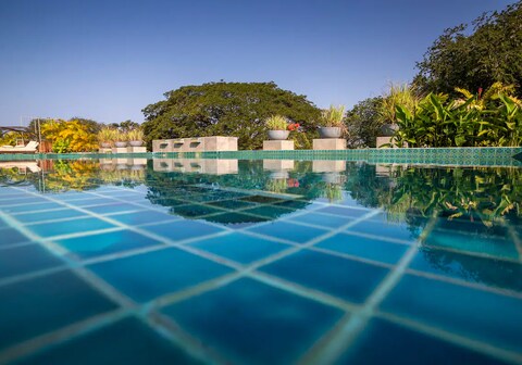 Luxury Boutique Picturesque 2BHK by Da Alohas