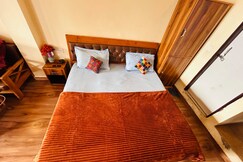 LightOfLandour  Cottage in Landour w balcony view, Kanatal LightOfLandour  Cottage in Landour w balcony view, Kanatal