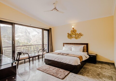Pinewood Manor In Solan Kasauli