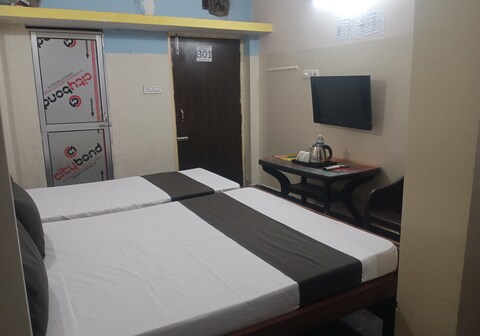Yogeshwar guest house