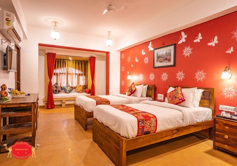 Hotel Golden Legacy-by PRAMANA EXP