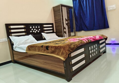 EKTA RESORT BAR AND HOTEL