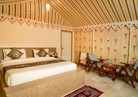 Diamond Desert Camp & Safari