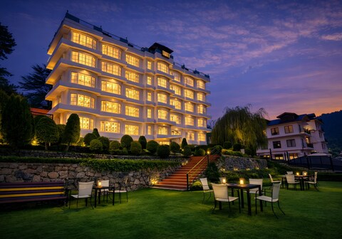 DLS Hillcrest Resort
