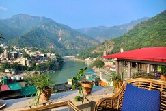 Skyard Hostel Rishikesh (Laxman Jhula), Dehradun Skyard Hostel Rishikesh (Laxman Jhula), Dehradun