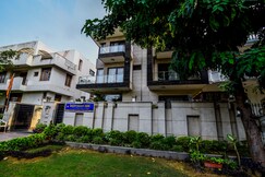 Indiyaah Inn DLF Phase 2, Delhi Indiyaah Inn DLF Phase 2, Delhi