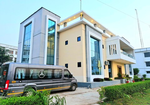 The Hinga Resort & Marriage Lawn, Barabanki