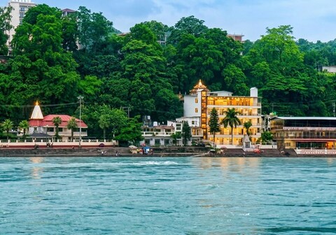 MadhvM by the Ganges