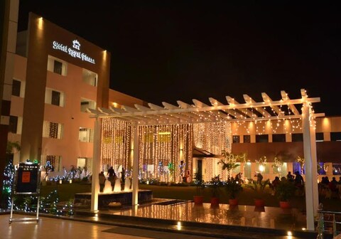 HOTEL ROYAL PLAAZA