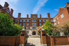 Wellington Hotel near Buckingham Palace, by Blue Orchid,  Wellington Hotel near Buckingham Palace, by Blue Orchid,