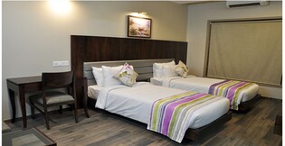 Hotel Grandeur, Valsad Hotel Grandeur, Valsad
